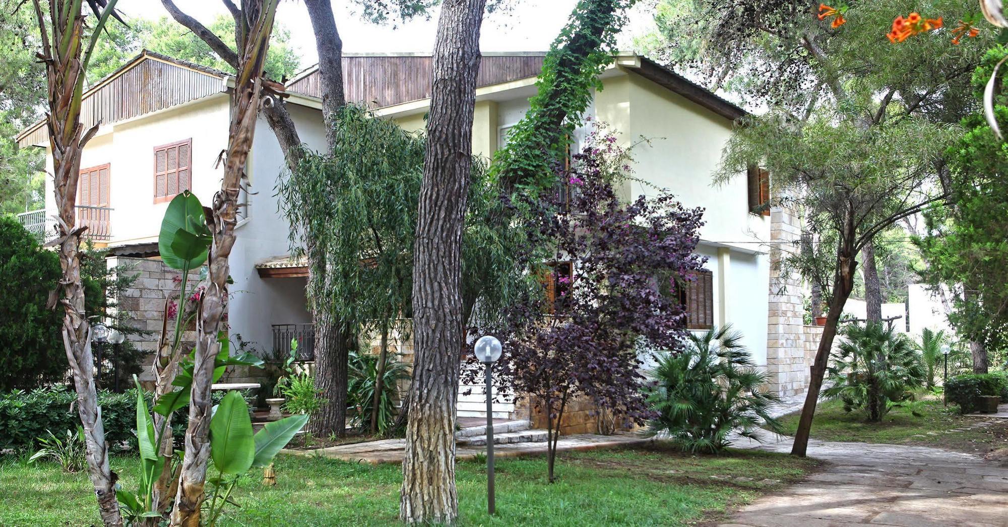 B&B Viale Dei Pini Castellaneta Marina Eksteriør billede